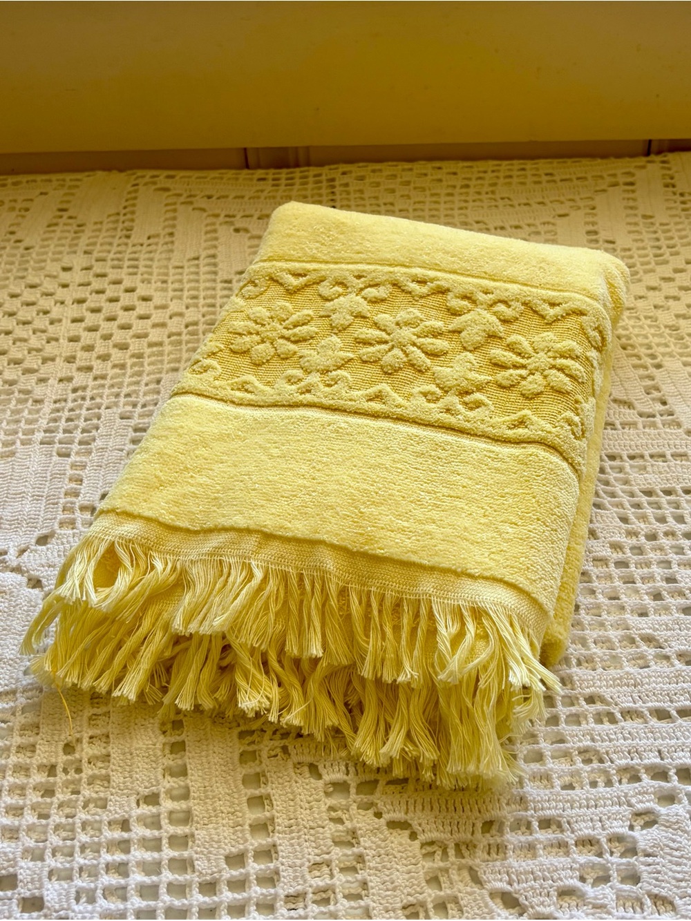 Yellow Vintage Cannon Monticello Sculpted Terrycloth Bath Towel
